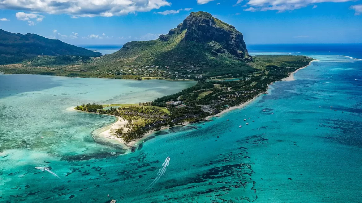 MAURITIUS SCOOPS THREE LEADING DESTINATION AWARDS AT 2022 WORLD TRAVEL AWARDS 