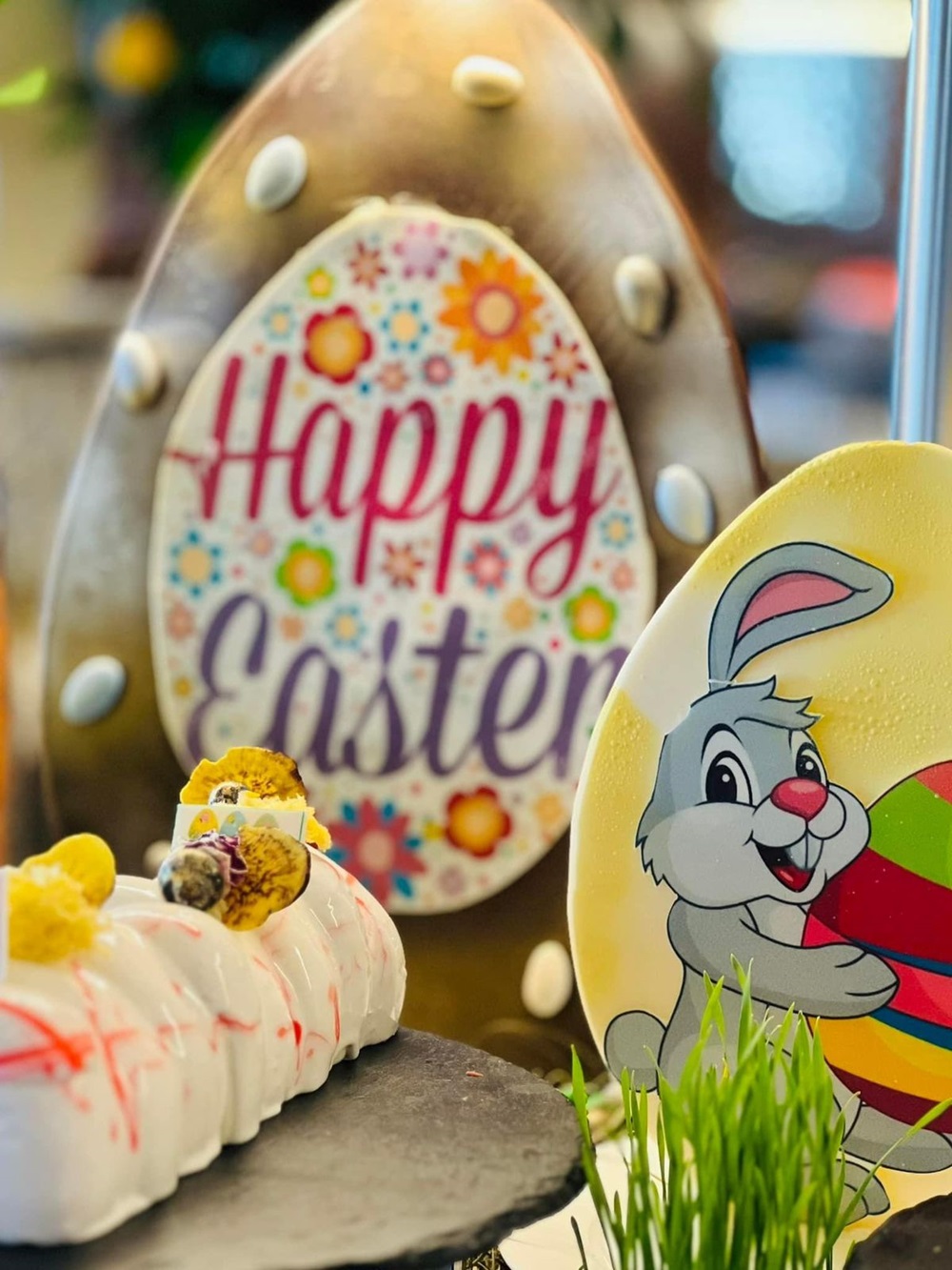 An Egg-cellent Easter Celebration with a Buy One, Get One Offer at Bab Al Qasr Hotel