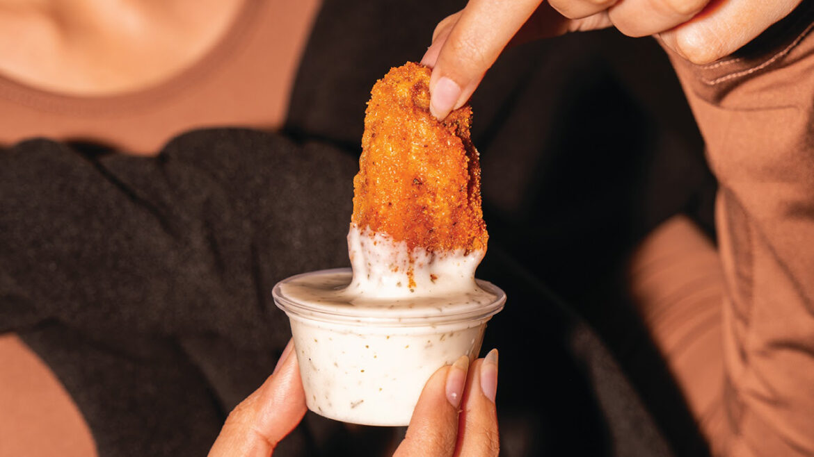 WINGSTOP’S HOT HONEY DRY RUB HAS FINALLY LANDED IN THE UAE – TIME TO TASTE THE HYPE! 